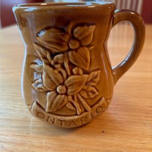 Ontario Trillium Canada Vintage Pottery glazed ceramic mug